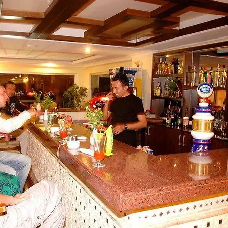 Town Hotell Side