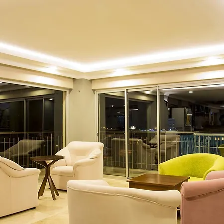Town Hotell Side