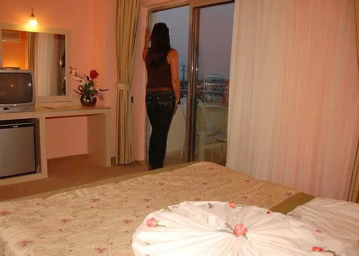 Town Hotell Side