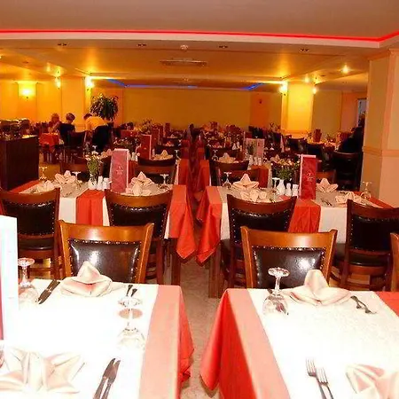 Town Otel Side