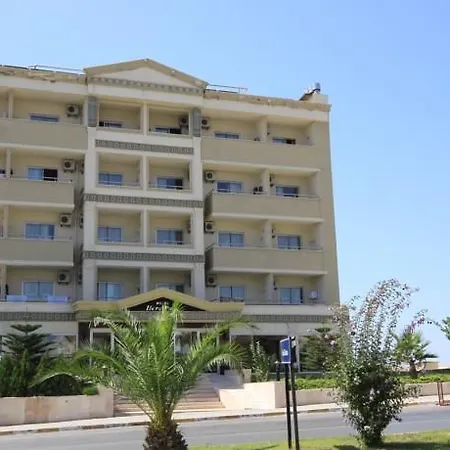 Town Otel Side